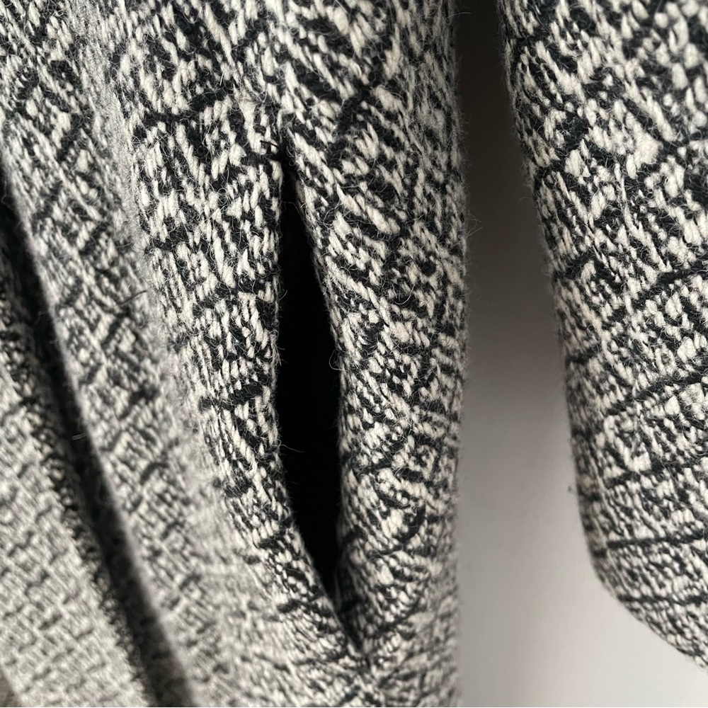 Joseph White & Black Wool Herringbone Coat  size 8 - Picture 12 of 15